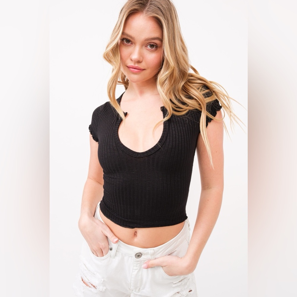 Lettuce Trim Ribbed Split V-Neck Baby Tee